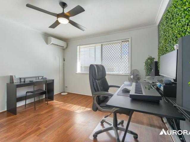 Charming Unit Living in a Quiet Ashgrove Pocket