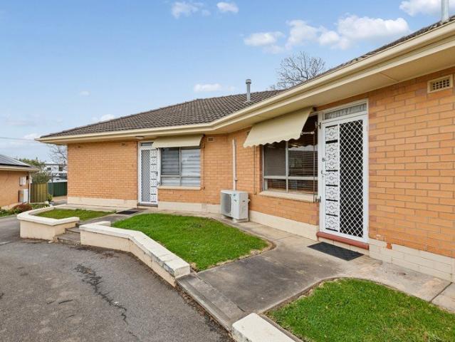 Charming Unit Living in Seacliff Park