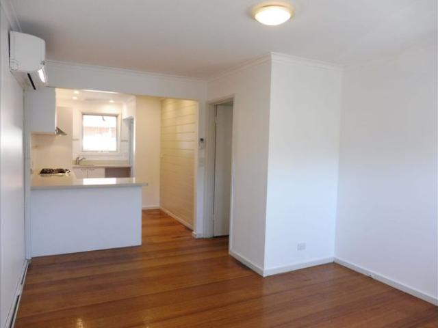 Charming Unit with Modern Amenities
