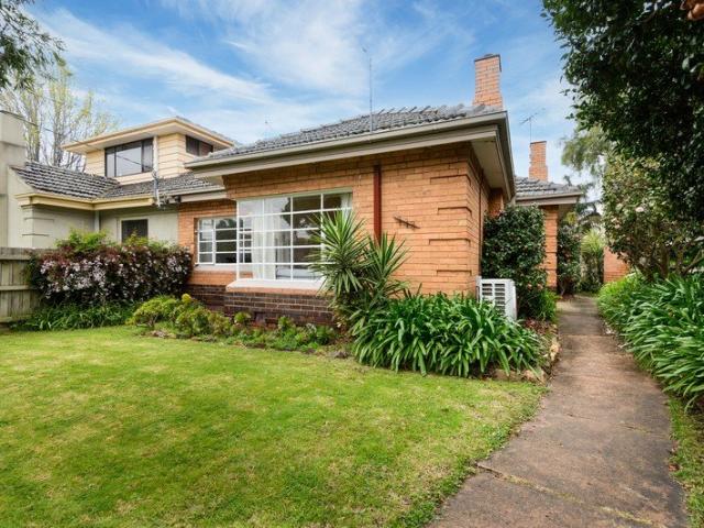 Charming & Updated Art Deco Home | Prime Location