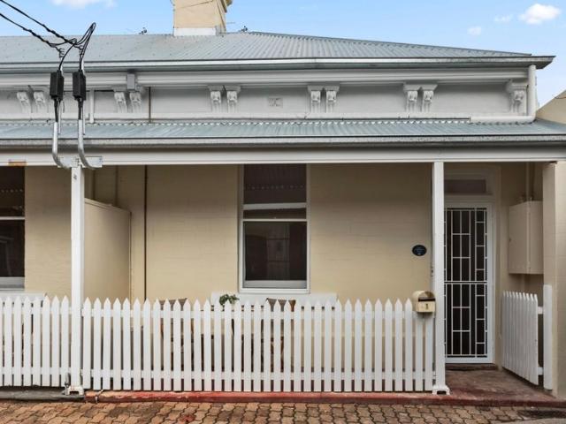 Charming Updated Heritage Cottage