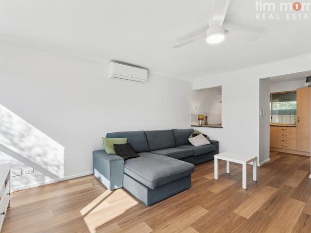 Charming, Updated & Pet Friendly – Private Townhouse Living in Alberton!