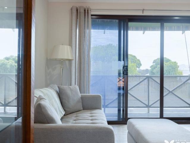 Charming Upstairs 2x1 Unit with Balcony – Minutes from the Foreshore