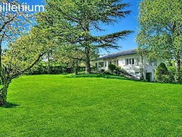 Charming Villa in Commugny