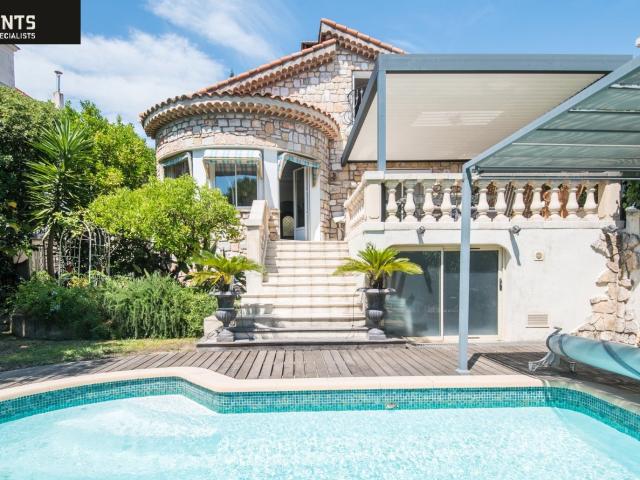 Charming villa nestled in lush greenery, offering peace and. 107m² Nice