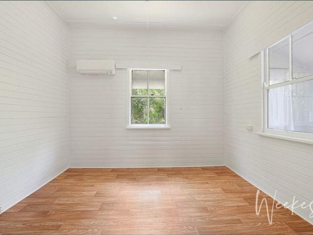 CHARMING WALKERVALE HOME, PRIME LOCATION!