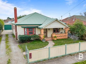 Charming Wendouree Four Bedroom Californian Bungalow