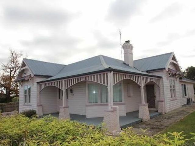 Charming Weatherboard 4 Bedroom Home