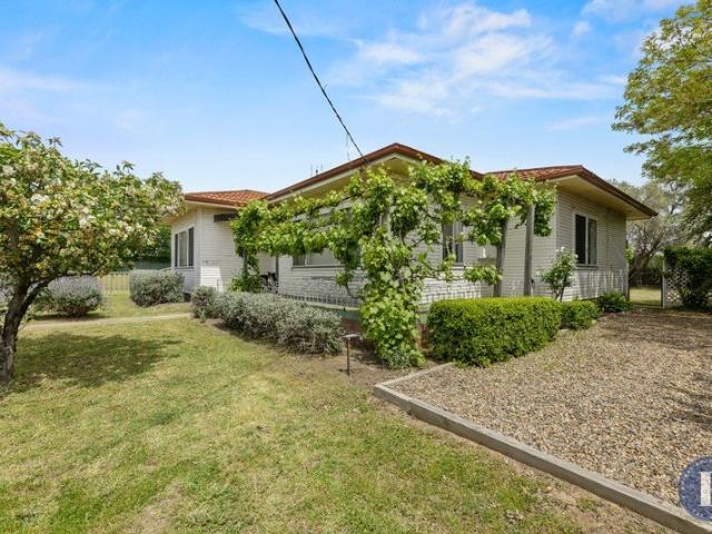 Charming Weatherboard Cottage in the Heart of Boorowa