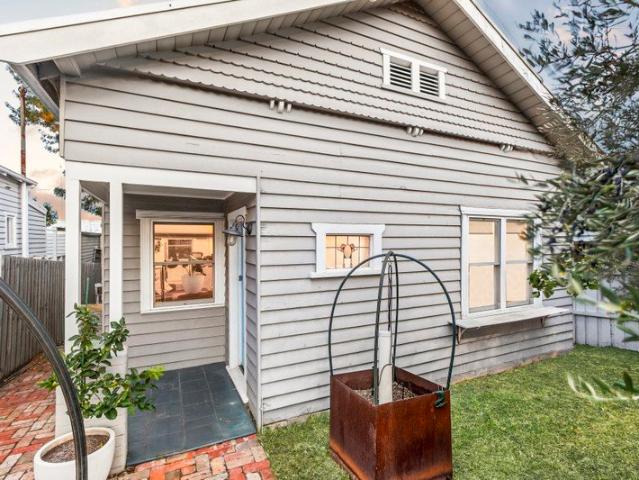 Charming Weatherboard Character with Riverside Position
