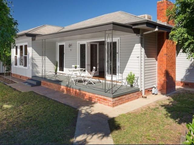 Charming Weatherboard Home in a Prime Central Wodonga Location