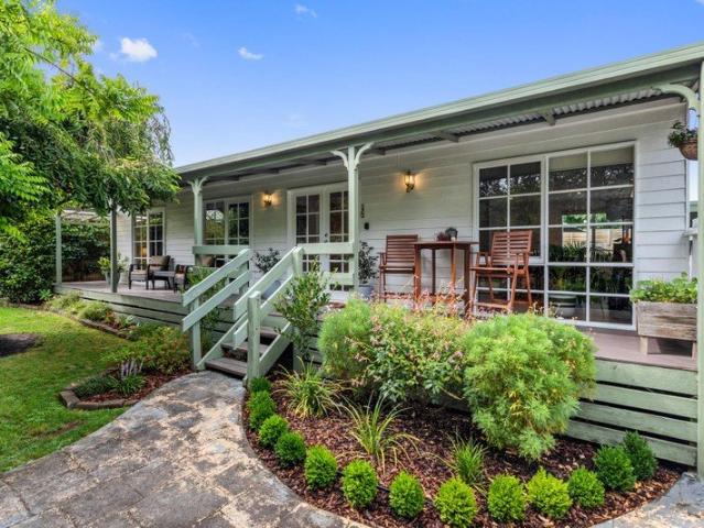 Charming Weatherboard Home in a Sought After Croydon Location!