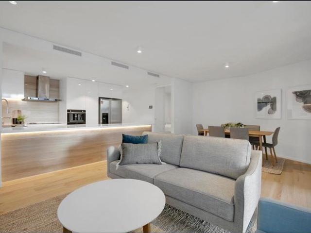 Charming West End Two Bedroom Apartment – Spacious Living in a Prime Location