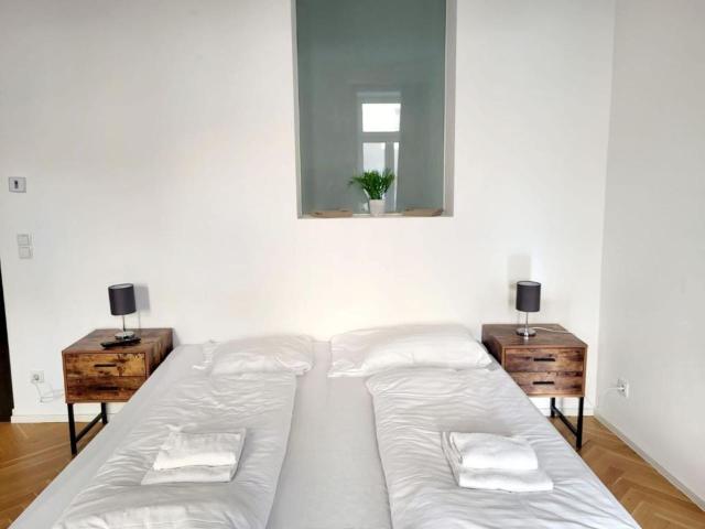 Charming, wonderful studio, Vienna Amsterdam Apartments for Rent