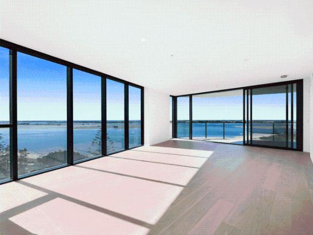 Charming above the broadwater!