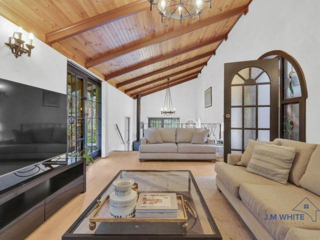 Charming Adelaide Hills Family Home with Stunning Views