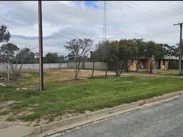 Charming & Affordable Living in Lock!