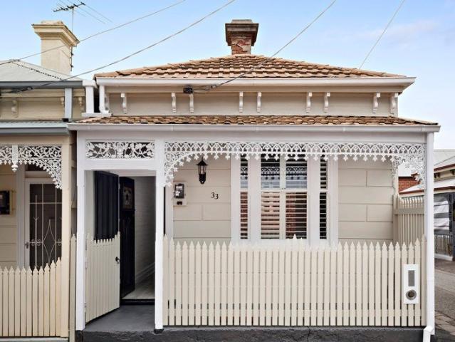 Charming Cottage with Flexible Floorplan
