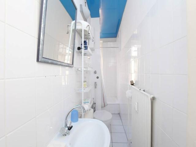Charming Altbau Apartment with Private Balcony in Trendy Neukölln, Berlin Amsterdam Apartments for Rent