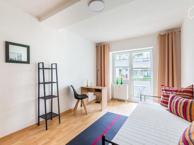 Charming and cozy 3 room apartment on time in Leipzig, Leipzig Amsterdam Apartments for Rent