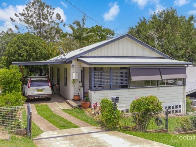 Charming and Comfortable Home on large Block