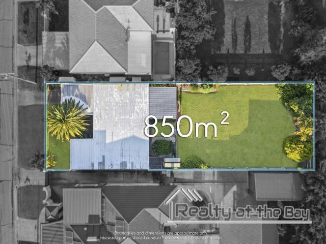 Charming and Convenient Huge 850m² Block!