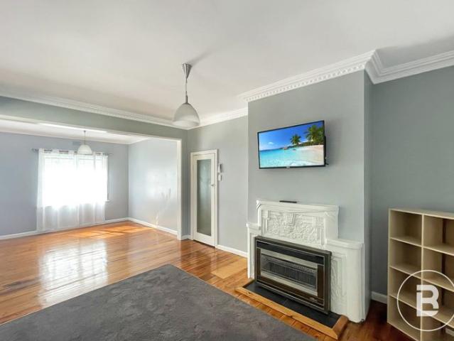CHARMING AND CONVENIENT LIVING IN THE HEART OF REDAN