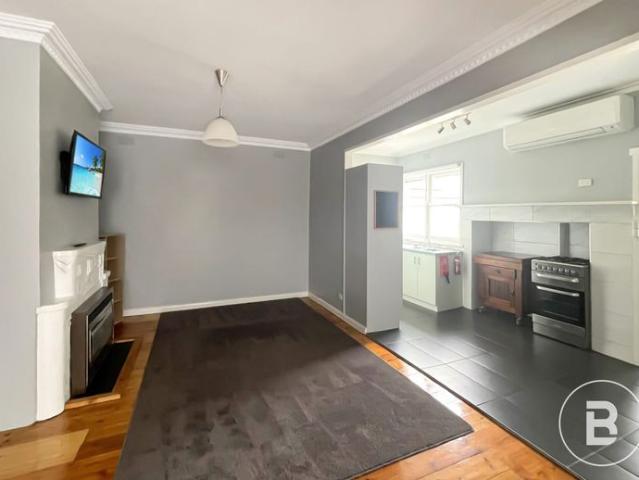 CHARMING AND CONVENIENT LIVING IN THE HEART OF REDAN