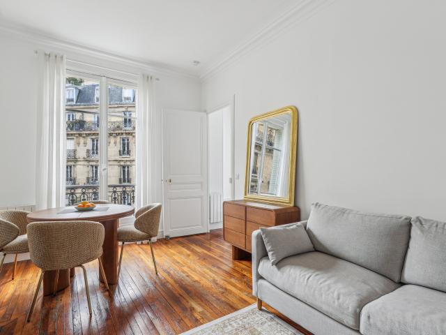 Charming and cosy Parisian apartment