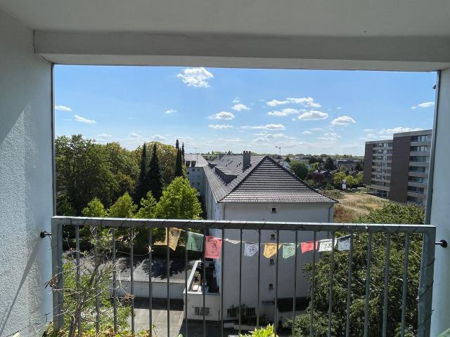 Charming and bright 2 room attic apartment with balcony, Koln Amsterdam Apartments for Rent
