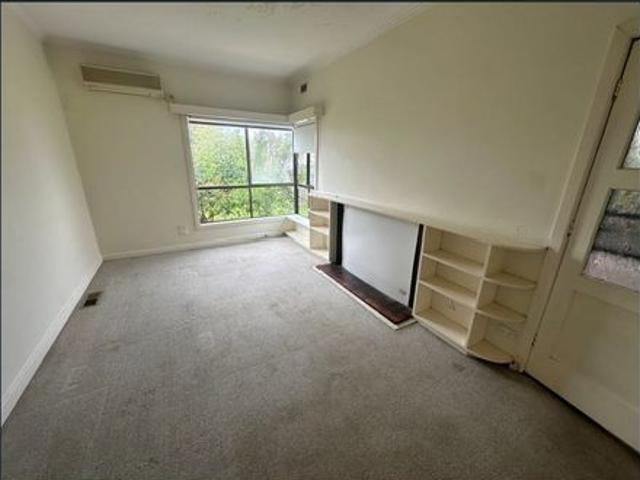 CHARMING AND MOVE IN READY!