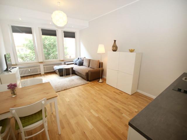 Charming and modern studio located in Düsseldorf, Dusseldorf Amsterdam Apartments for Rent