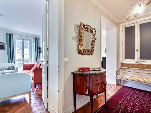 Charming and nice home in Invalides