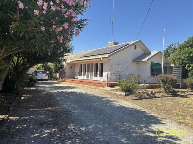 Charming and Spacious 5 Bedroom Family Home for Sale in the Regional Town of Berrigan!