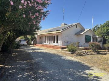 Charming and Spacious 5 Bedroom Family Home for Sale in the Regional Town of Berrigan!