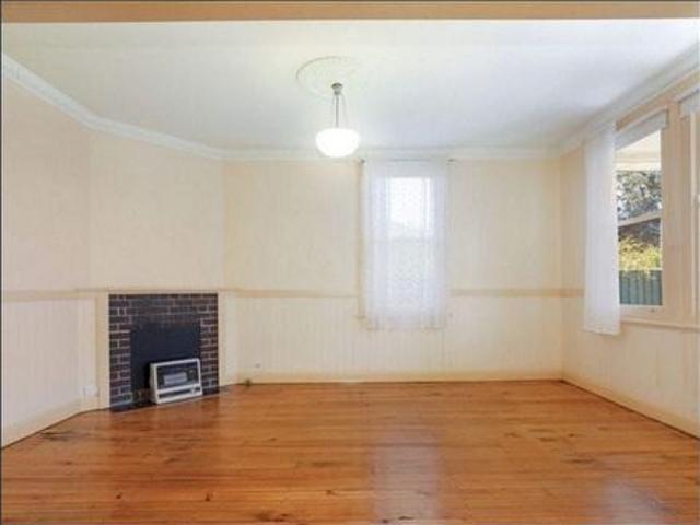 CHARMING AND SPACIOUS HOUSE CLOSE TO TOWN