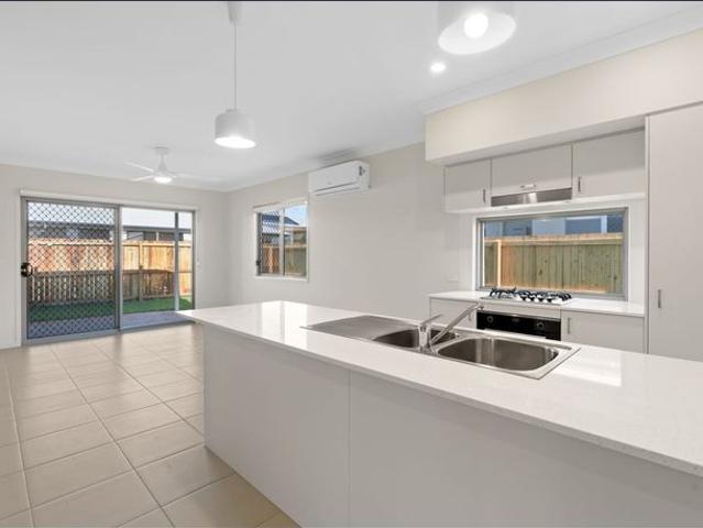 Charming and Spacious Retreat in Meringandan West Community