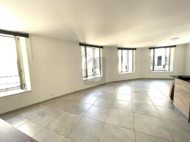 CHARMING AND PRACTICAL, A TWO STEP WALK FROM EVERYTHING