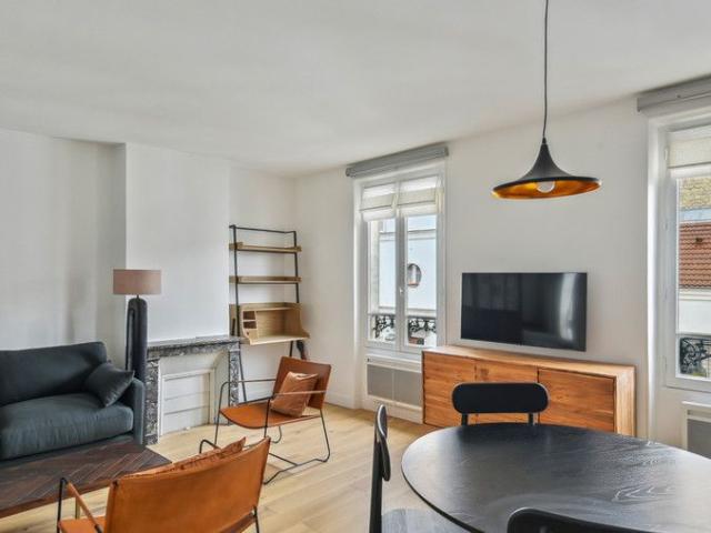 Charming apartment in Montmartre, Paris Amsterdam Apartments for Rent