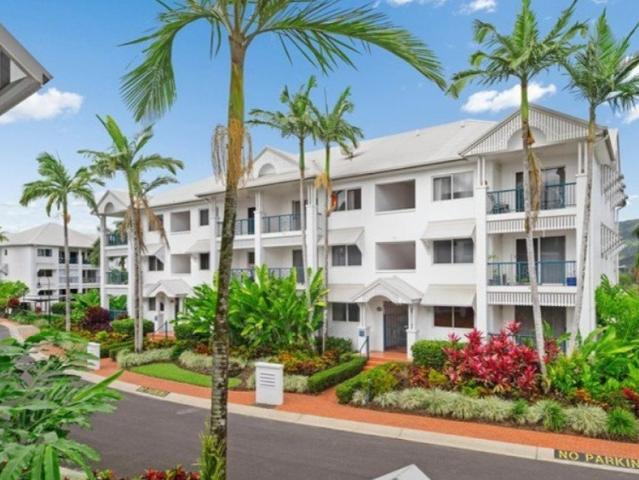 CHARMING APARTMENT IN SOUGHT AFTER LOCATION!