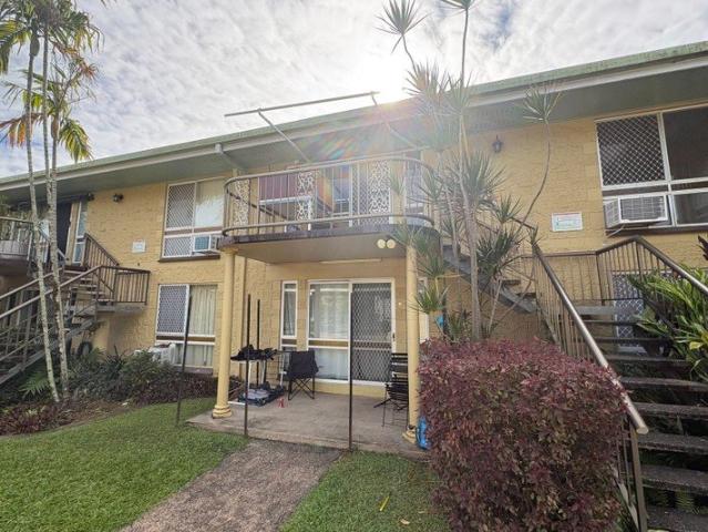 CHARMING APARTMENT IN SOUGHT AFTER LOCATION!