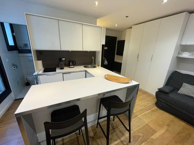 Charming apartment in the heart of Paris 1 bedroom & 1 living room Charming, stylish and close to the metro station, Paris Amsterdam Apartments for Rent