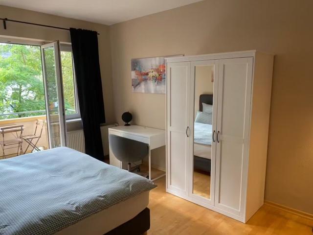 Charming Apartment on Wiesenau, Frankfurt Amsterdam Apartments for Rent