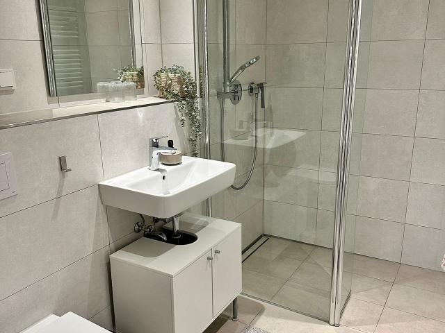 Charming apartment with private entrance – newly renovated 2025, Hurth Amsterdam Apartments for Rent