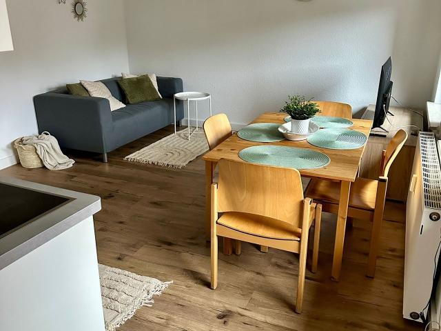Charming apartment with private entrance – newly renovated 2025, Hurth Amsterdam Apartments for Rent