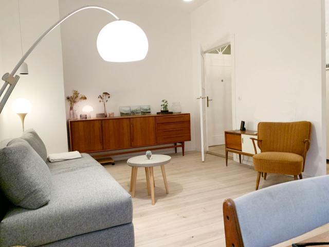 Charming apartment with south balcony and wellness bath, Berlin Amsterdam Apartments for Rent