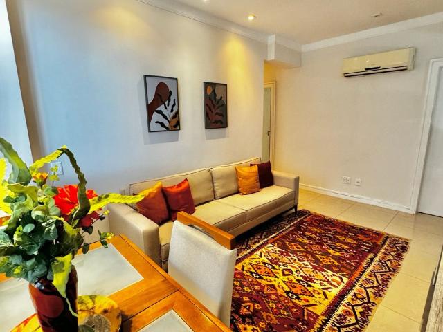 Charming Apt Next to Copacabana Palace Ocean View