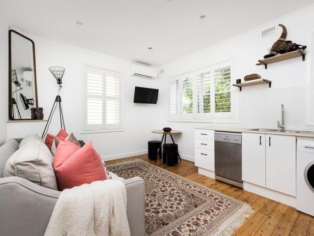 Charming Art Deco Apartment, 250m From Bondi Beach