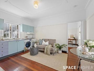Low Body Corps & Vacant Ready to move in