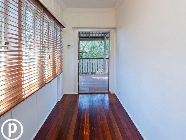 Charming Art Deco Apartment in the Heart of West End